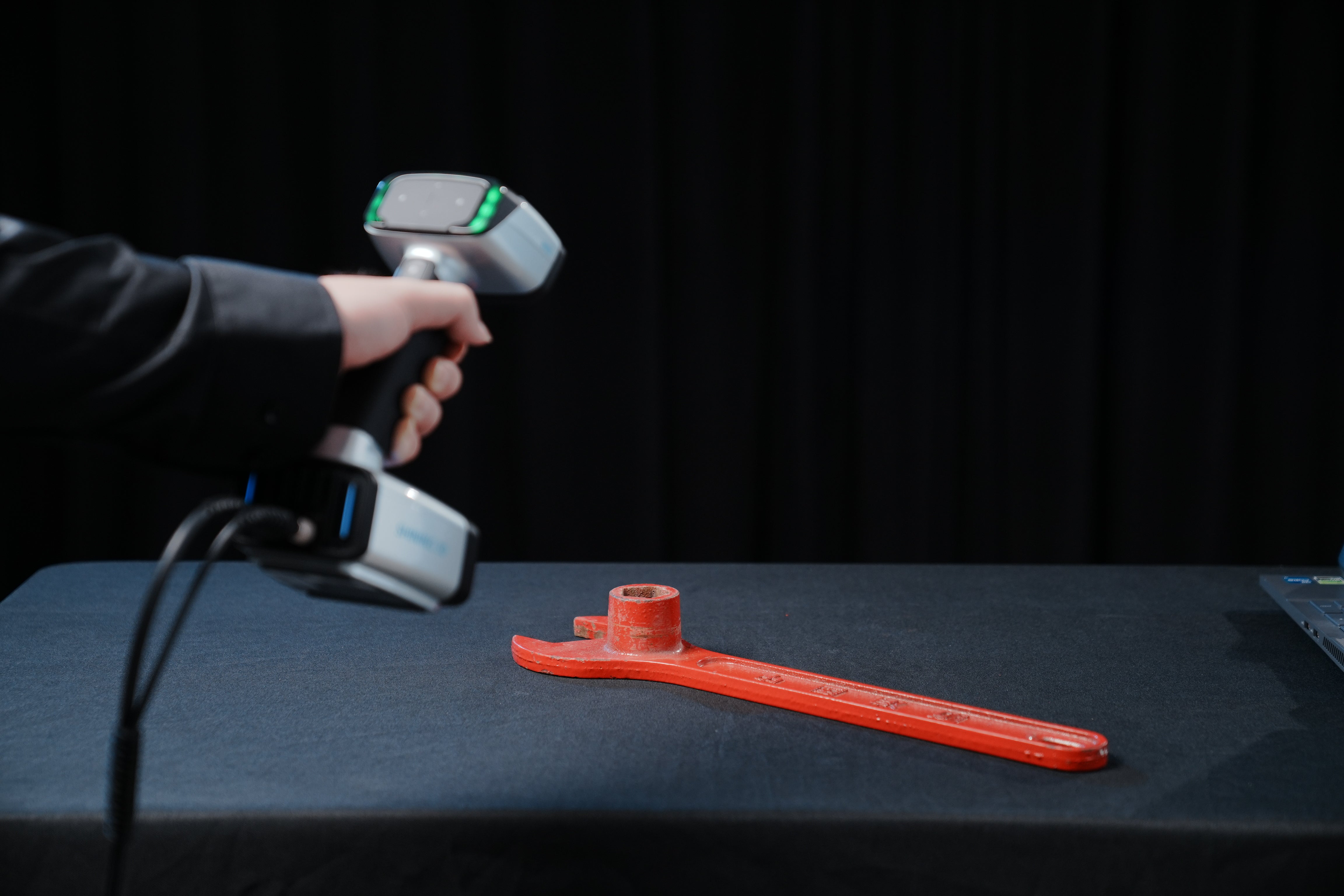 EinScan HX2 Handheld 3D Scanner